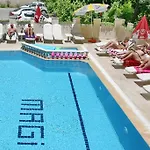 Magi Lägenhetshotell 4*