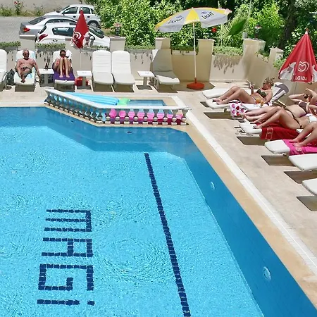 Magi Aparthotel 2*